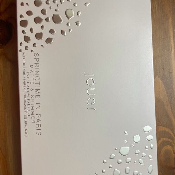 Jouer Springtime in Paris eyeshadow palette - Picture 2 of 2